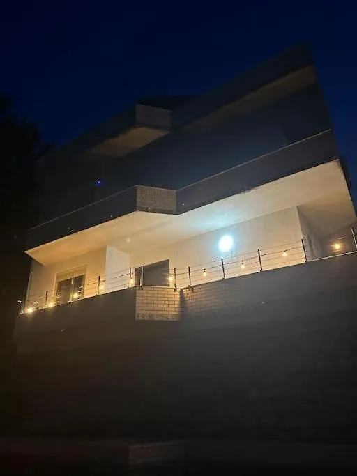 Tranquil Lakehouse Shkodër